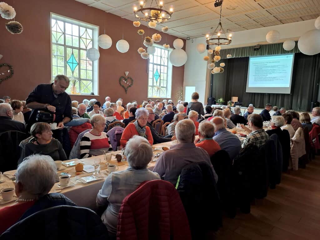 Bürgermeister wirbt bei Seniorentreffen für Landesgartenschau