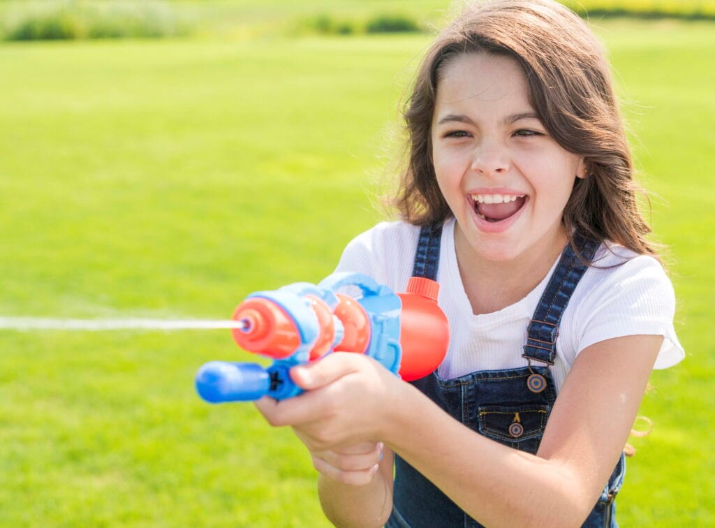 Spritzige Abkühlung: LGS legt Wasseraktion für Kinder neu auf
